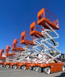 صورة اعلان : سيزرلفت 12م 14م للإيجار في الرياض | رافعات مقصية للأعمال