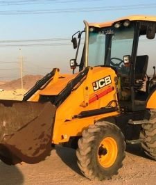 صورة اعلان : جي سي بي عرجاء للايجار اليومي والشهري