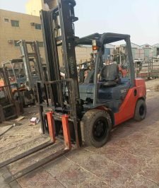 صورة اعلان : تأجير سيزر لفت مان لفت فوركلفت كرينات للايجار في الرياض