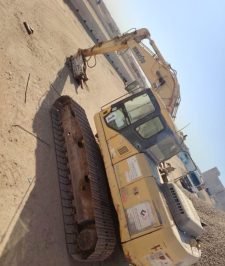 صورة اعلان : لدينا جميع انواع المعدات الثقيلة