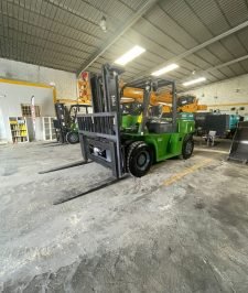 صورة اعلان : للبيع رافعة شوكية بحمولة 7 طن بأسعار منافسة محرك ايسوزو