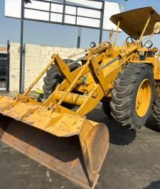 صورة اعلان : للبيع كتربلرCAT910Z