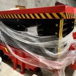 151537765_NjIwLTQ2NS01Mjk0NmYwOTM5