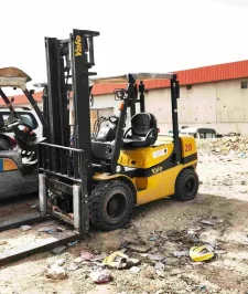 صورة اعلان : فوركلفت للايجار في الدمام * سيزر لفت للإيجار في