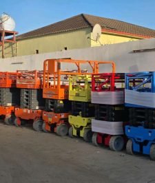 صورة اعلان : ​سيزر لفت للأيجار في المنطقة الشرقية والدمام | للمقاولات والمشاريع | رافعة مقصية وسقالات كهرباء 📍