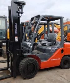 صورة اعلان : أرخص سعر إيجار فوركلفت بالسعودية 0556837784 | فوركلفت 3 طن و5 طن و10 طن