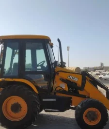 صورة اعلان : جي سي بي للايجار والله يرزق الجميع