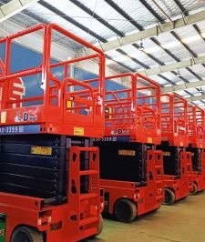 صورة اعلان : فوركلفت و سيزر لفت و مانلفت للايجار بالدمام