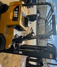 صورة اعلان : فوركليفت كتربلر 2013