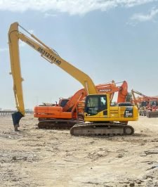 صورة اعلان : حفارات بكلينات ذراع طويل بوم طويل للايجار