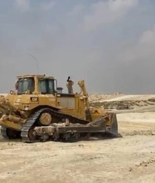 صورة اعلان : للبيع بلدوزر D8 موديل 99
