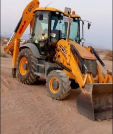 صورة اعلان : جي سي بي للإيجار موديل حديث