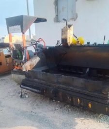 صورة اعلان : فراده واحد متر الى اربعه متر معدات اسفلت