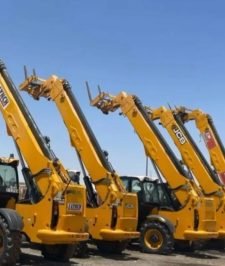 صورة اعلان : جي سي بي GCB. رافعات. رافعه 18متر رافعه 20طن كرين. بوبكات.