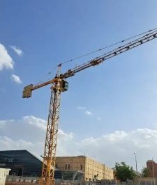 صورة اعلان : فني تاور كرين