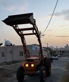 صورة اعلان : حراثة كابوتا 4500 وحصادة وعربية سحب وادوات الحرث كاملة