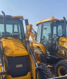 صورة اعلان : جي سي بي 2022 للايجار بكلودر