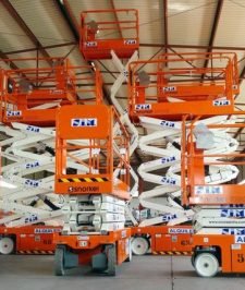 صورة اعلان : 1️⃣ سيزرلفت 8م 10م للإيجار في الدمام | رافعات مقصية للمستودعات والمصانع