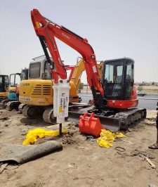 صورة اعلان : ميني بوكلين . حفار صغير.  Mini excavator  للإيجار اليومي والشهري