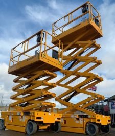 صورة اعلان : 2️⃣ سيزرلفت 10م 12م للإيجار في الدمام | رافعات مقصية للمشاريع