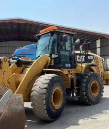 صورة اعلان : شيولات كتر بلر رخصة ارامكو وبوكلينات للايجار