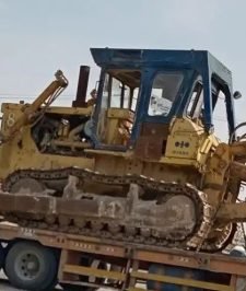 صورة اعلان : بلدوزرات 155 كماتسو