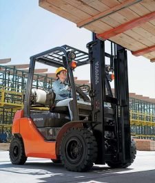 صورة اعلان : رافعه شوكيه للايجار في الرياض – جدة الدمام