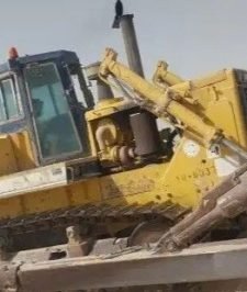 صورة اعلان : بلدوزرات للايجاروالمقوالات والحفريات وتسوية المزراع الشرقية