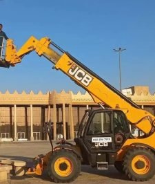 صورة اعلان : للايجار جي سي بي تلسكوبي 17 متر تلي هندر بوم اجار شهري يومي الرياض قبل أسبوعين  آ آبو عماد لتأجير المعدات متابعة