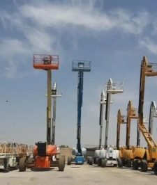 صورة اعلان : جي سي بي رافعات شوكية وكرينات وسيزر لفت مان لفت