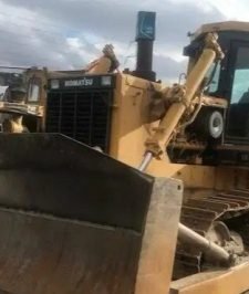 صورة اعلان : بلدوزر كماتسو للإيجار D155A