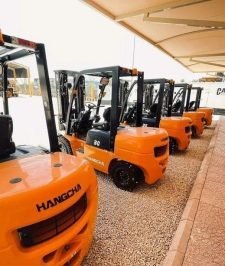 صورة اعلان : رافعات شوكية ديزل ماركة HANGCHA – حمولة 3 طن – موديل 2025