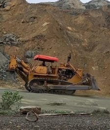 صورة اعلان : بلدوزر كوماتسو 155