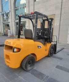 صورة اعلان : رافعات شوكيه للإيجار فور كلفت يومي شهري