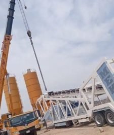 صورة اعلان : يوجد لدينا جميع انواع المعدات للايجار يومي شهري ونش كرين