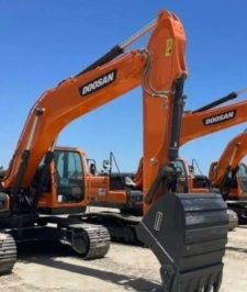 صورة اعلان : حفر … هدم … غربال .. بوكلينات