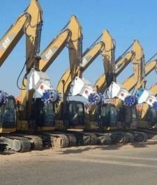 صورة اعلان : بوكلينات – بلدوزرات – ترنشرات – كماشات للايجار