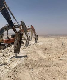 صورة اعلان : بوكلين حفر وترحيل
