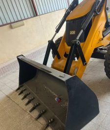 صورة اعلان : عرجاء بوكلين للإيجار