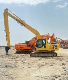 صورة اعلان : للإيجاربكلين بوكلين حفار بوم طويل او ذراع طويل حفارات