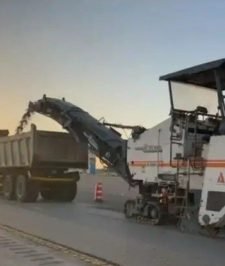 صورة اعلان : قشاطة اسفلت وفرد وتنفيذ وتوريد اسفلت جديد ومقشور