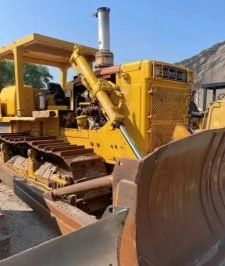 صورة اعلان : بلدوزرات كوماتسو و شيولات كتربلر للايجار