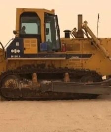 صورة اعلان : للأيجار يجار بلدوزرات كماتسو D155A