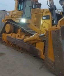 صورة اعلان : بلدوزر للايجار أعمال تعقيم مزارع تسويه قص ردم مقاولات تأجير