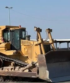 صورة اعلان : بلدوزر D9R للإيجار