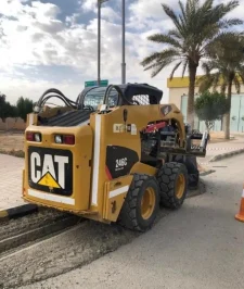 صورة اعلان : تأجير معدات ترانشر منشار