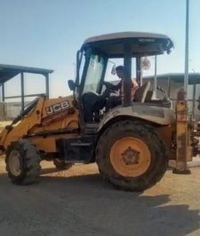 صورة اعلان : جي سي بي مستعمل 2011