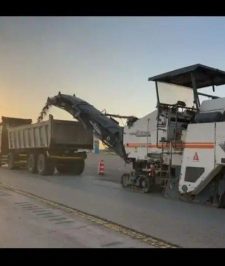 صورة اعلان : قشاطة اسفلت وفرد وتنفيذ وتوريد اسفلت جديد ومقشور