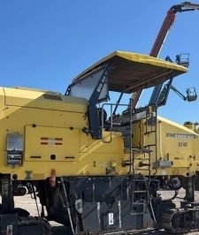 صورة اعلان : تاجير جميع المعدات عمل اسفلت قشاطة فراد عمل في المتر قاطوعة