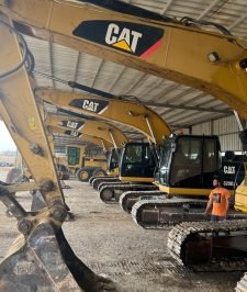 صورة اعلان : بلدوزرات قلابات شياول بوكلينات